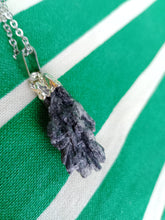 Cargar imagen en el visor de la galería, Colgante Taramita (Escoba de Bruja) Mod. 3
