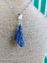 Cargar imagen en el visor de la galería, Colgante Taramita (Escoba de Bruja) Mod. 5
