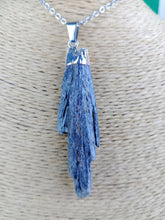 Cargar imagen en el visor de la galería, Colgante Taramita (Escoba de Bruja) Mod. 12
