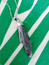 Cargar imagen en el visor de la galería, Colgante Taramita (Escoba de Bruja) Mod. 12
