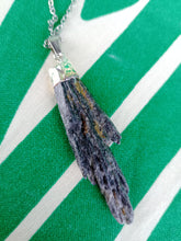 Cargar imagen en el visor de la galería, Colgante Taramita (Escoba de Bruja) Mod. 12
