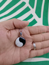 Cargar imagen en el visor de la galería, Colgante Yin Yang  Mod 1
