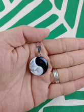 Cargar imagen en el visor de la galería, Colgante Yin Yang  Mod 2
