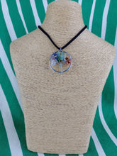 Cargar imagen en el visor de la galería, Colgante Arbol Vida Multicolor Pequeño
