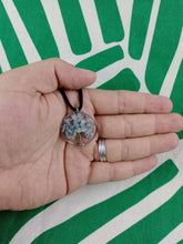 Cargar imagen en el visor de la galería, Colgante Árbol Vida Aguamarina Pequeño
