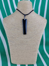 Cargar imagen en el visor de la galería, Colgante Rectangular Onix Negro
