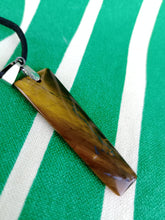 Cargar imagen en el visor de la galería, Colgante Rectangular Ojo tigre Mod. 1

