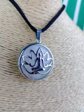 Cargar imagen en el visor de la galería, Colgante Yogi Cuarzo Blanco
