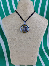Cargar imagen en el visor de la galería, Colgante Yogi Ojo de Tigre
