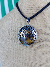 Cargar imagen en el visor de la galería, Colgante Arbol de la vida Ojo de Tigre
