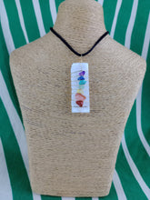 Cargar imagen en el visor de la galería, Colgante Selenita 7 Chakras
