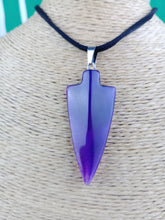 Cargar imagen en el visor de la galería, Colgante Punta Flecha Agata Morada Mod. 1
