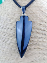 Cargar imagen en el visor de la galería, Colgante Punta Flecha Ágata Negra Mod. 1
