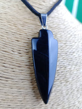 Cargar imagen en el visor de la galería, Colgante Punta Flecha Ágata Negra Mod. 1
