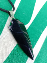 Cargar imagen en el visor de la galería, Colgante Punta Flecha Ágata Negra Mod. 1
