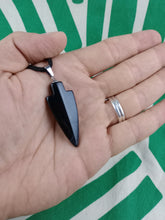 Cargar imagen en el visor de la galería, Colgante Punta Flecha Ágata Negra Mod. 2

