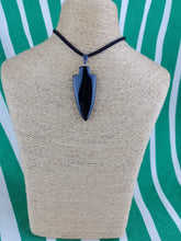 Cargar imagen en el visor de la galería, Colgante Punta Flecha Ágata Negra Mod. 5
