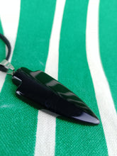 Cargar imagen en el visor de la galería, Colgante Punta Flecha Ágata Negra Mod. 5
