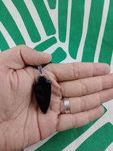 Cargar imagen en el visor de la galería, Colgante Punta Flecha Ágata Negra Mod. 5
