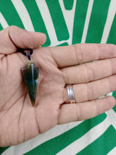 Cargar imagen en el visor de la galería, Colgante Punta Flecha Ágata India Mod. 2
