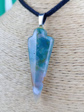 Cargar imagen en el visor de la galería, Colgante Punta Flecha Ágata India Mod. 3
