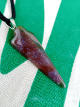 Cargar imagen en el visor de la galería, Colgante Punta Flecha Ágata India Mod. 4
