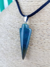 Cargar imagen en el visor de la galería, Colgante Punta Flecha Ágata India Mod. 5
