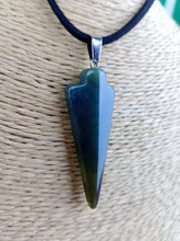 Cargar imagen en el visor de la galería, Colgante Punta Flecha Ágata India Mod. 5
