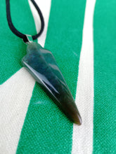 Cargar imagen en el visor de la galería, Colgante Punta Flecha Ágata India Mod. 5

