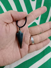Cargar imagen en el visor de la galería, Colgante Punta Flecha Ágata India Mod. 5
