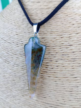 Cargar imagen en el visor de la galería, Colgante Punta Flecha Ágata India Mod. 6
