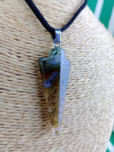 Cargar imagen en el visor de la galería, Colgante Punta Flecha Ágata India Mod. 6
