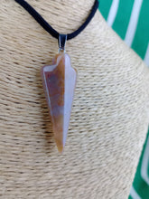 Cargar imagen en el visor de la galería, Colgante Punta Flecha Ágata India Mod. 7
