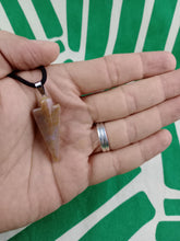 Cargar imagen en el visor de la galería, Colgante Punta Flecha Ágata India Mod. 7
