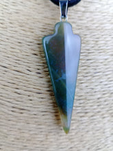 Cargar imagen en el visor de la galería, Colgante Punta Flecha Ágata India Mod. 8
