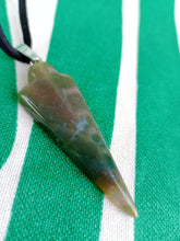 Cargar imagen en el visor de la galería, Colgante Punta Flecha Ágata India Mod. 8
