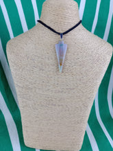 Cargar imagen en el visor de la galería, Colgante Punta Flecha Ágata India Mod. 11
