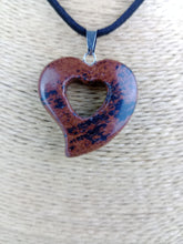 Cargar imagen en el visor de la galería, Colgante Corazon Tallado Obsidiana Caoba Mod 3
