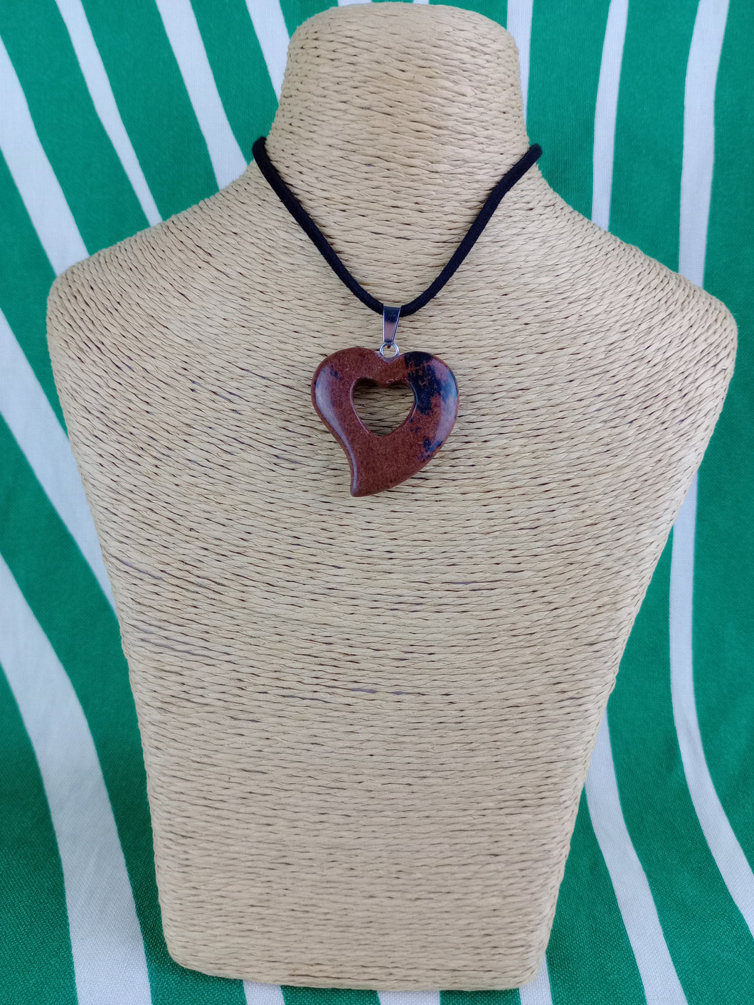 Colgante Corazon Tallado Obsidiana Caoba Mod 4