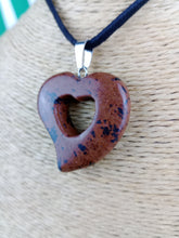 Cargar imagen en el visor de la galería, Colgante Corazon Tallado Obsidiana Caoba Mod 5
