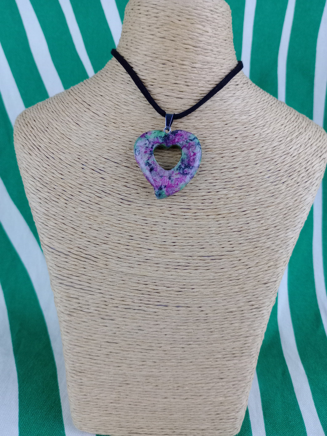 Colgante Corazon Tallado Zoisita Mod 3