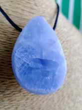 Cargar imagen en el visor de la galería, Colgante Calcedonia Lagrima Mod 2
