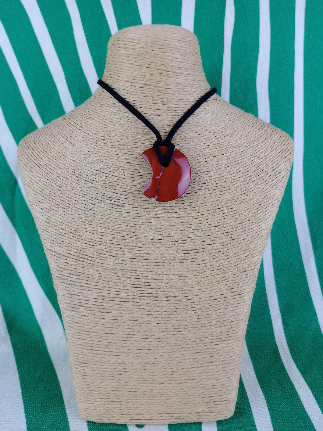 Colgante Luna Jaspe Rojo Mod. 5