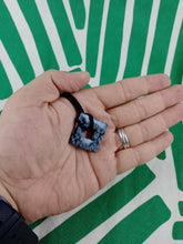 Cargar imagen en el visor de la galería, Colgante Rombo Obsidiana Nevada Mod. 2
