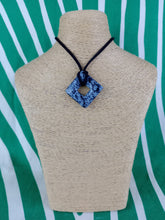 Cargar imagen en el visor de la galería, Colgante Rombo Obsidiana Nevada Mod. 1
