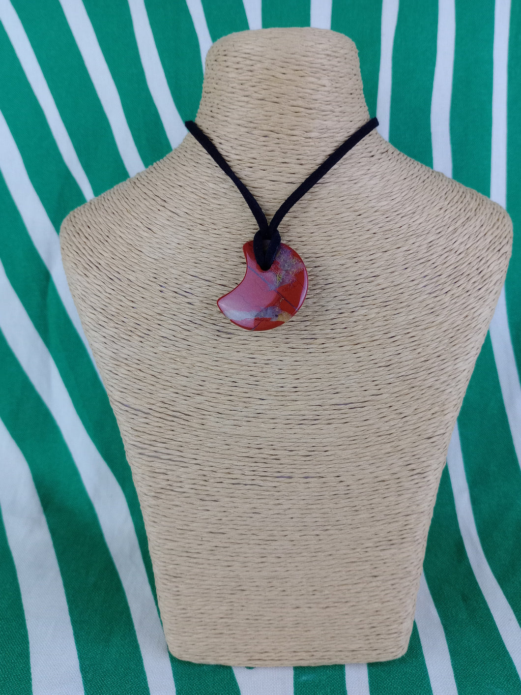 Colgante Luna Jaspe Rojo Mod.1