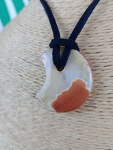 Cargar imagen en el visor de la galería, Colgante Luna Jaspe Rojo Mod. 2
