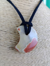 Cargar imagen en el visor de la galería, Colgante Luna Jaspe Rojo Mod. 2
