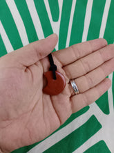 Cargar imagen en el visor de la galería, Colgante Luna Jaspe Rojo Mod. 3
