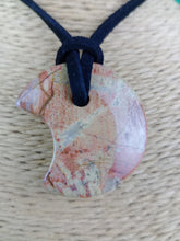 Cargar imagen en el visor de la galería, Colgante Luna Jaspe Rojo Mod. 4
